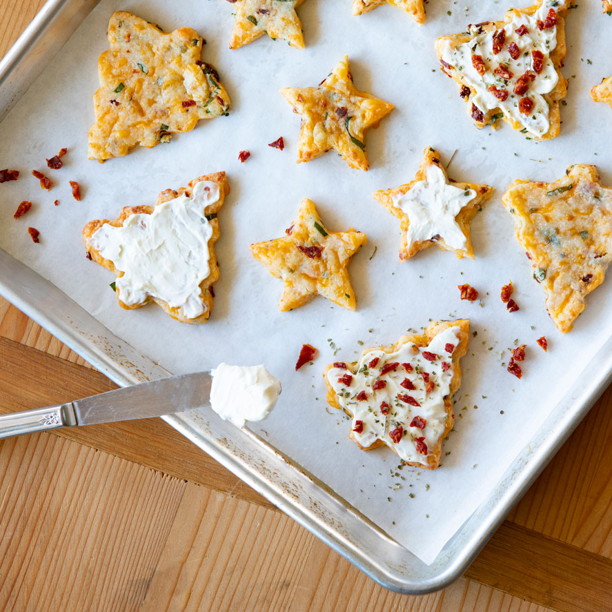 Sun Dried Tomato Cheesy Crackers